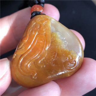 行家解析:和田玉红皮,黑皮,金皮哪种最好?