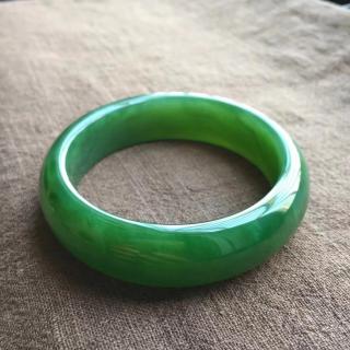 揭秘和田玉的"阴色"与"阳色"