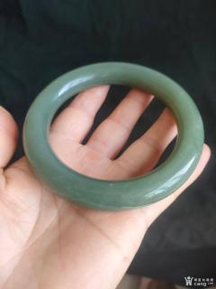 和田玉手镯一支