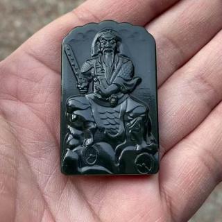 莆田男子随身佩戴法主公和田玉吊坠,竟引来邻里热议